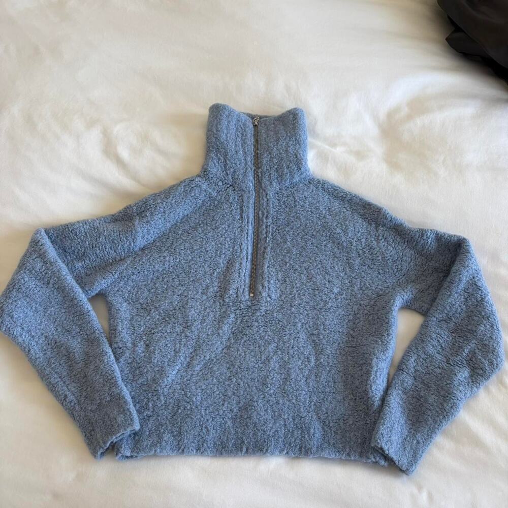 Aritzia blue quarter zip cropped